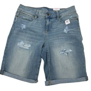 Time & Tru Women’s Size 6 Cuffed Bermuda  shorts medium wash distressed NWT